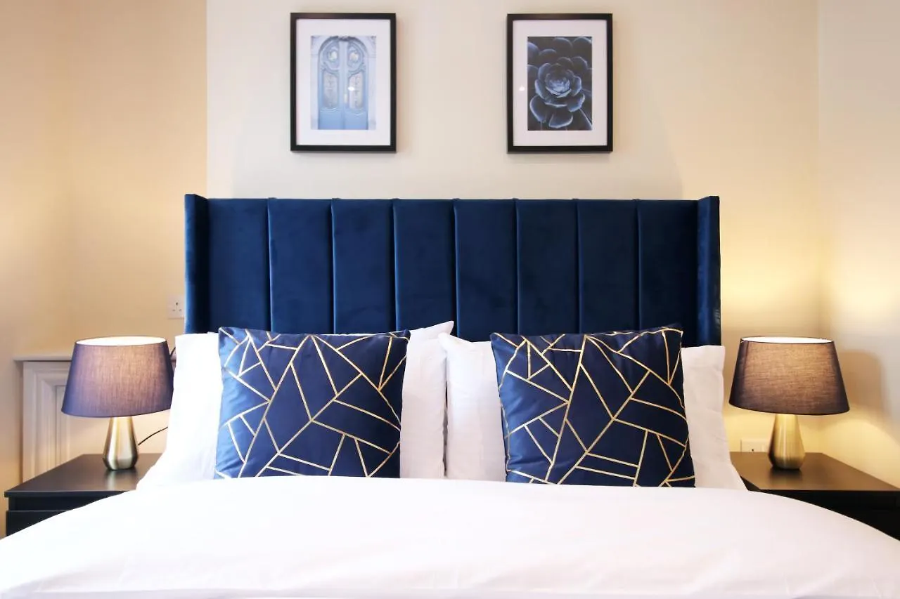 Luxury 4 Bedroom 4 Ensuite Home In Penarth Cardiff
