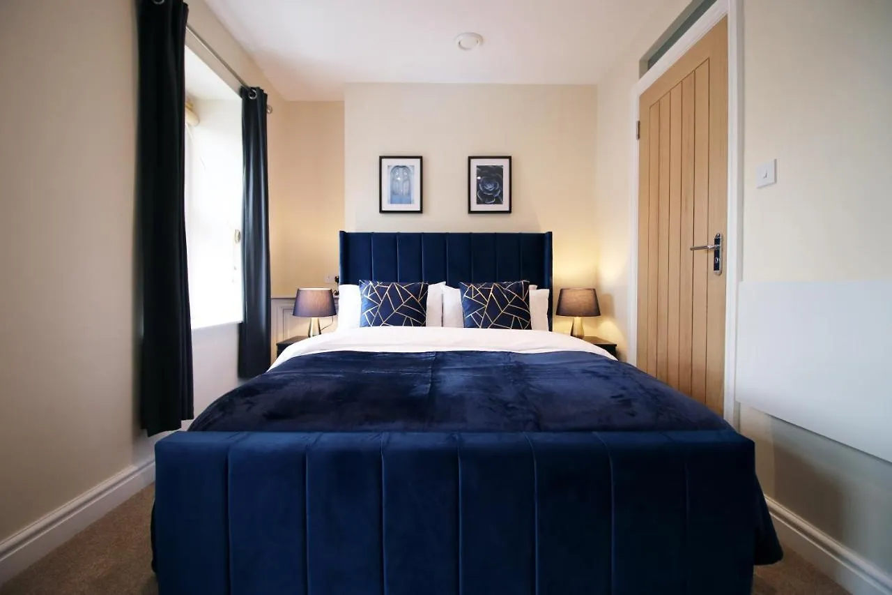 Luxury 4 Bedroom 4 Ensuite Home In Penarth Cardiff Holiday home