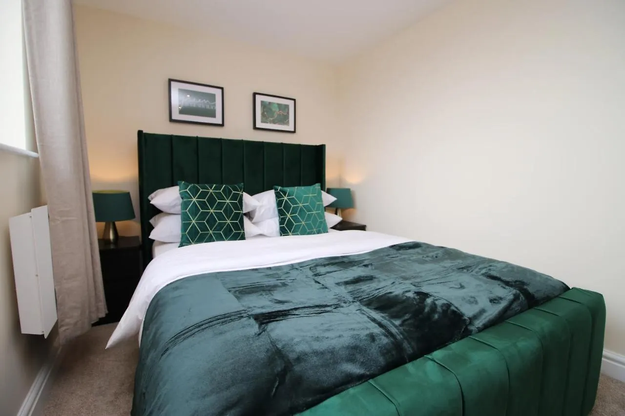 Holiday home Luxury 4 Bedroom 4 Ensuite Home In Penarth Cardiff United Kingdom
