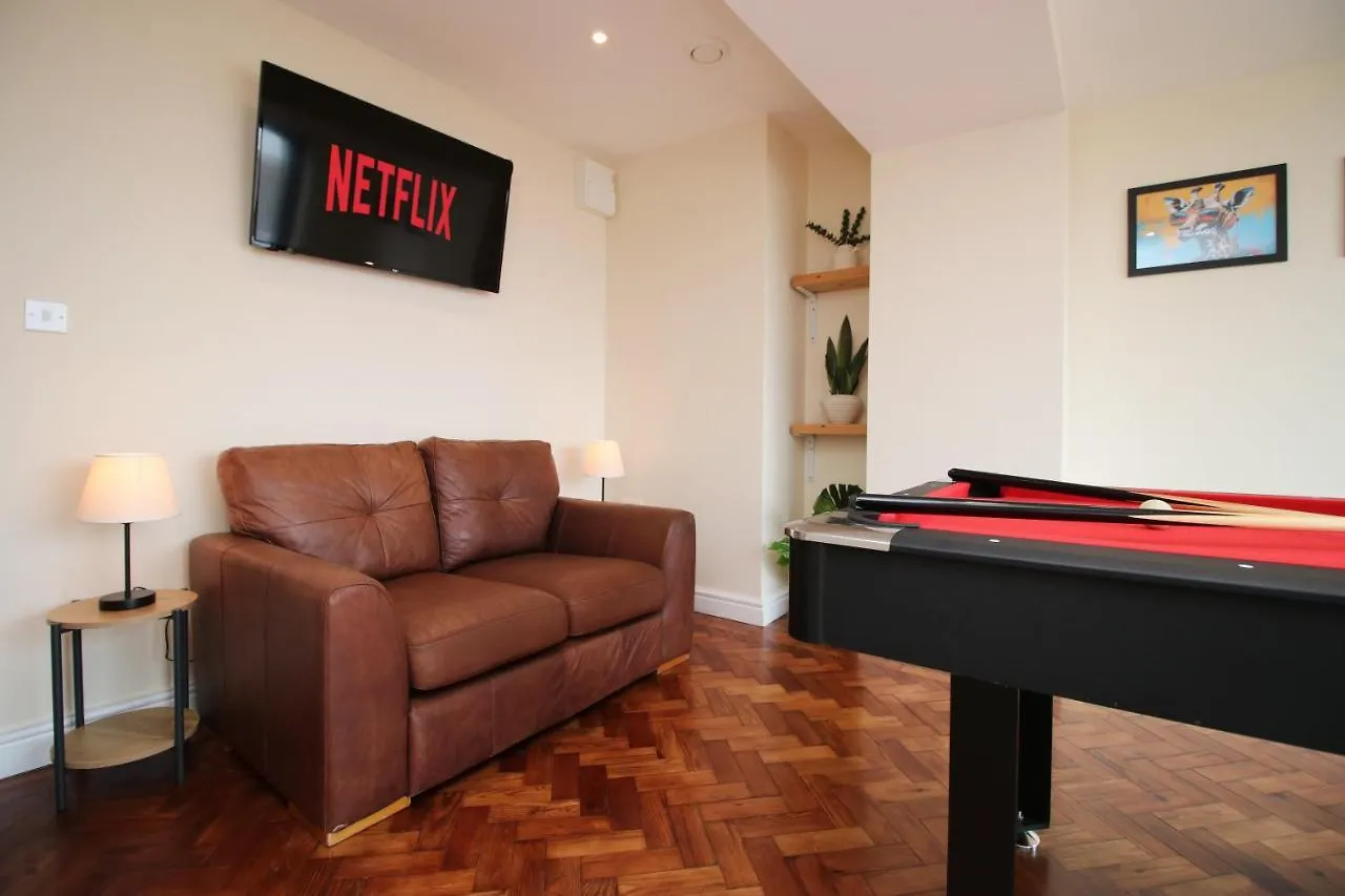 Luxury 4 Bedroom 4 Ensuite Home In Penarth Cardiff United Kingdom