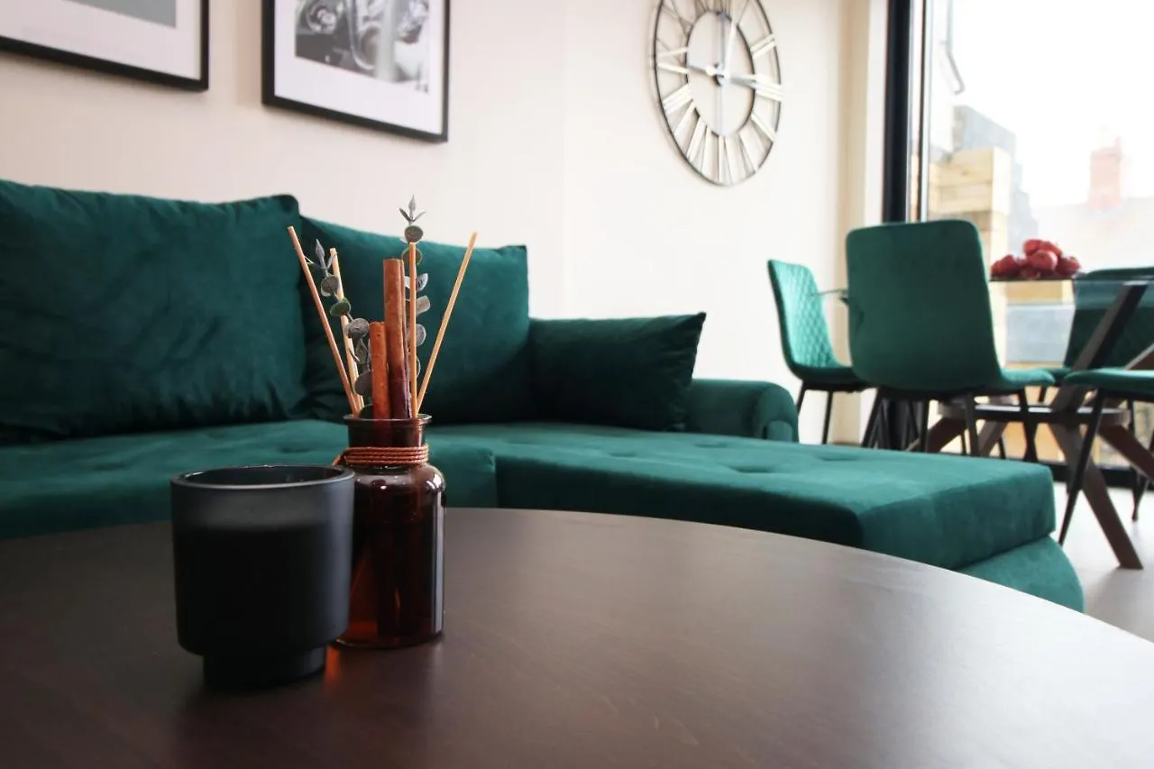 Luxury 4 Bedroom 4 Ensuite Home In Penarth Cardiff