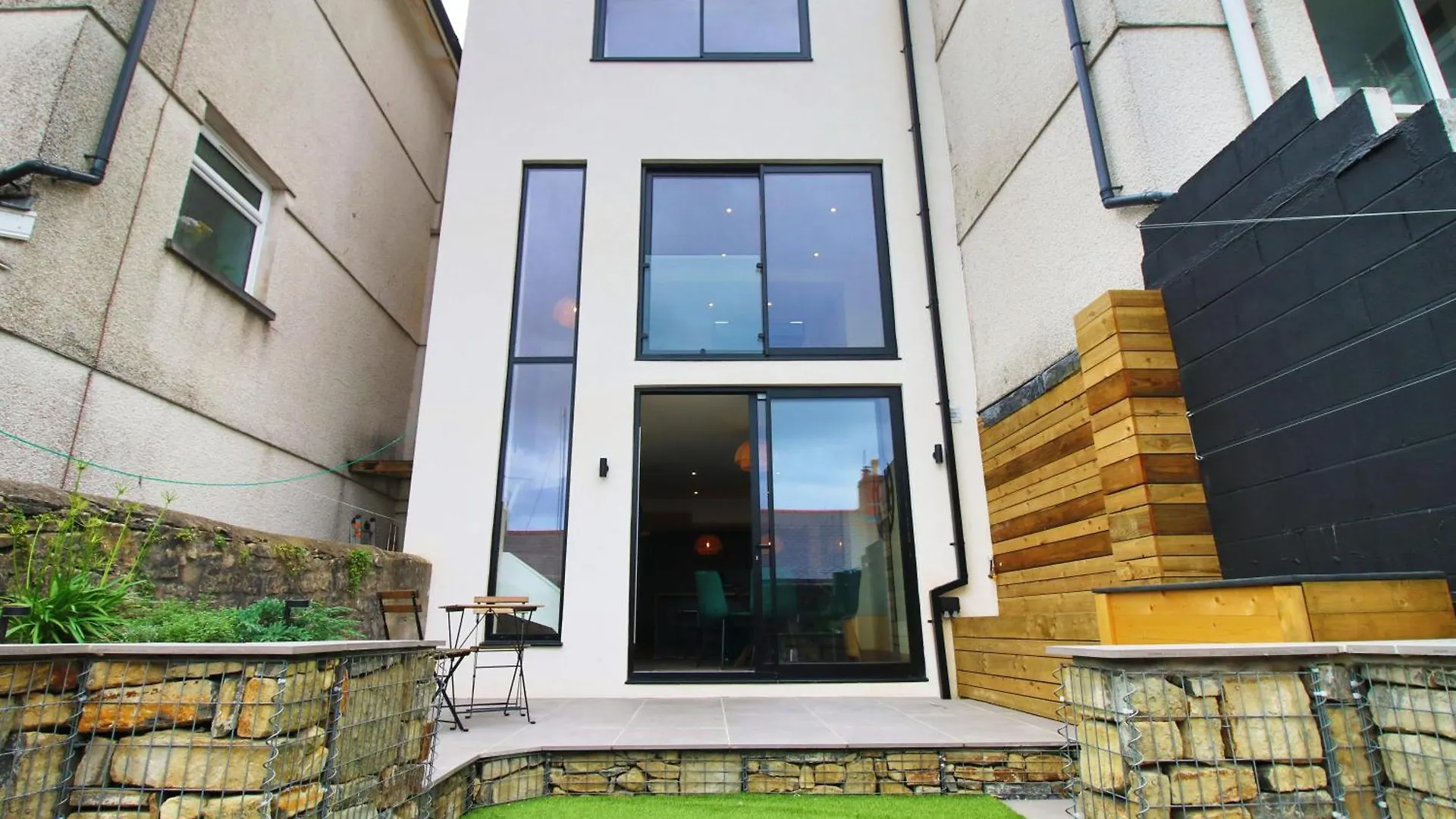 Luxury 4 Bedroom 4 Ensuite Home In Penarth Cardiff United Kingdom
