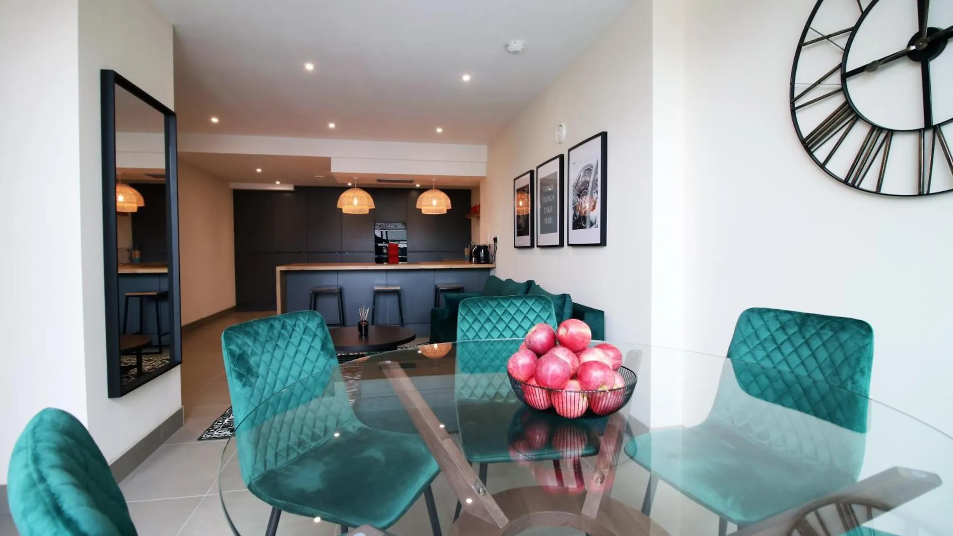 Luxury 4 Bedroom 4 Ensuite Home In Penarth Cardiff 0*,