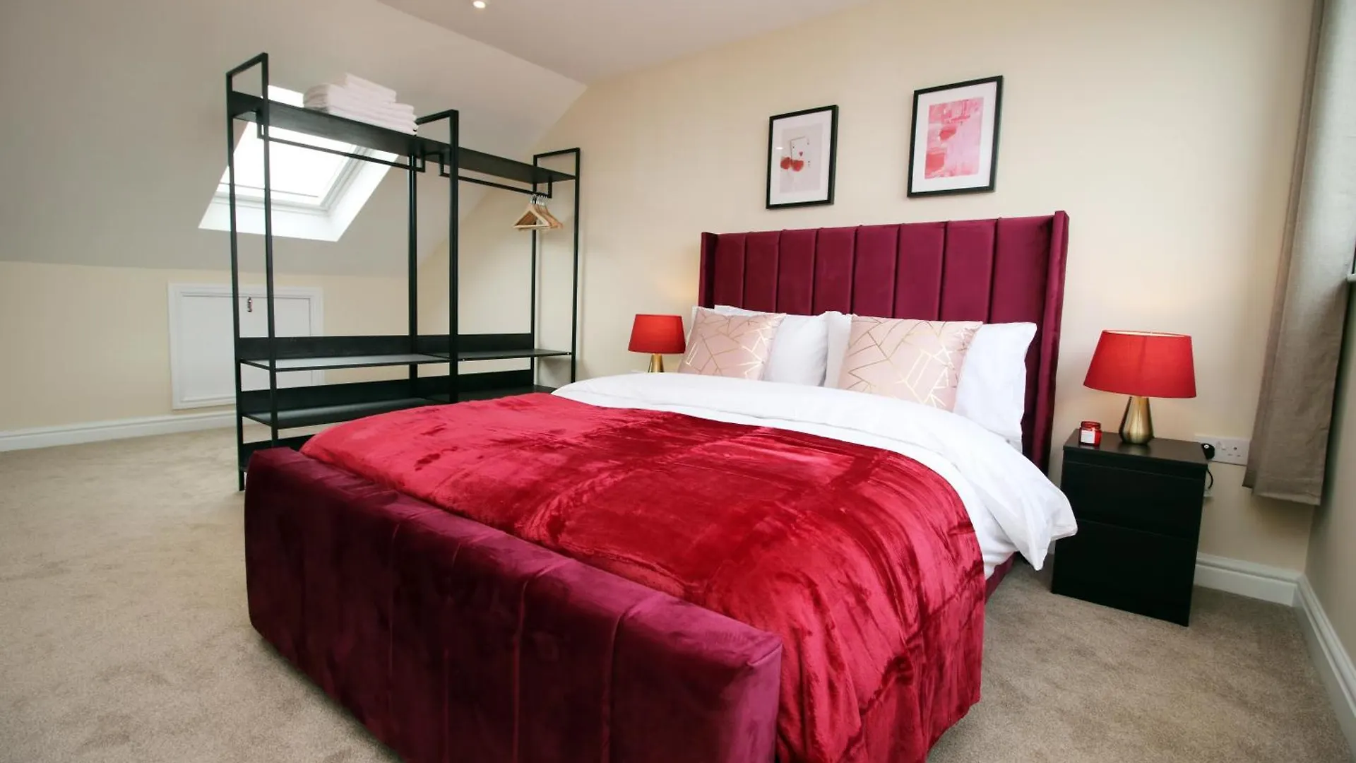 Luxury 4 Bedroom 4 Ensuite Home In Penarth Cardiff Holiday home