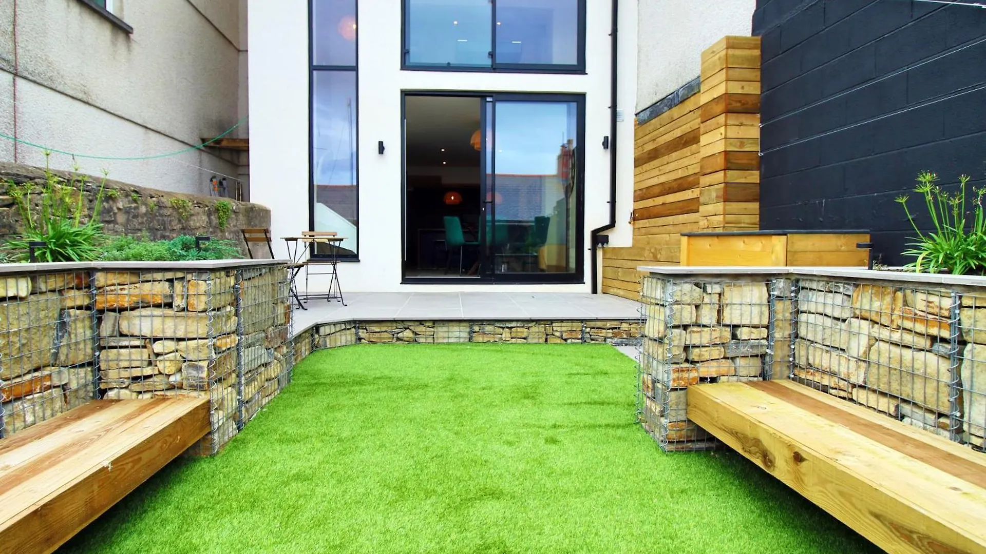 Luxury 4 Bedroom 4 Ensuite Home In Penarth Cardiff