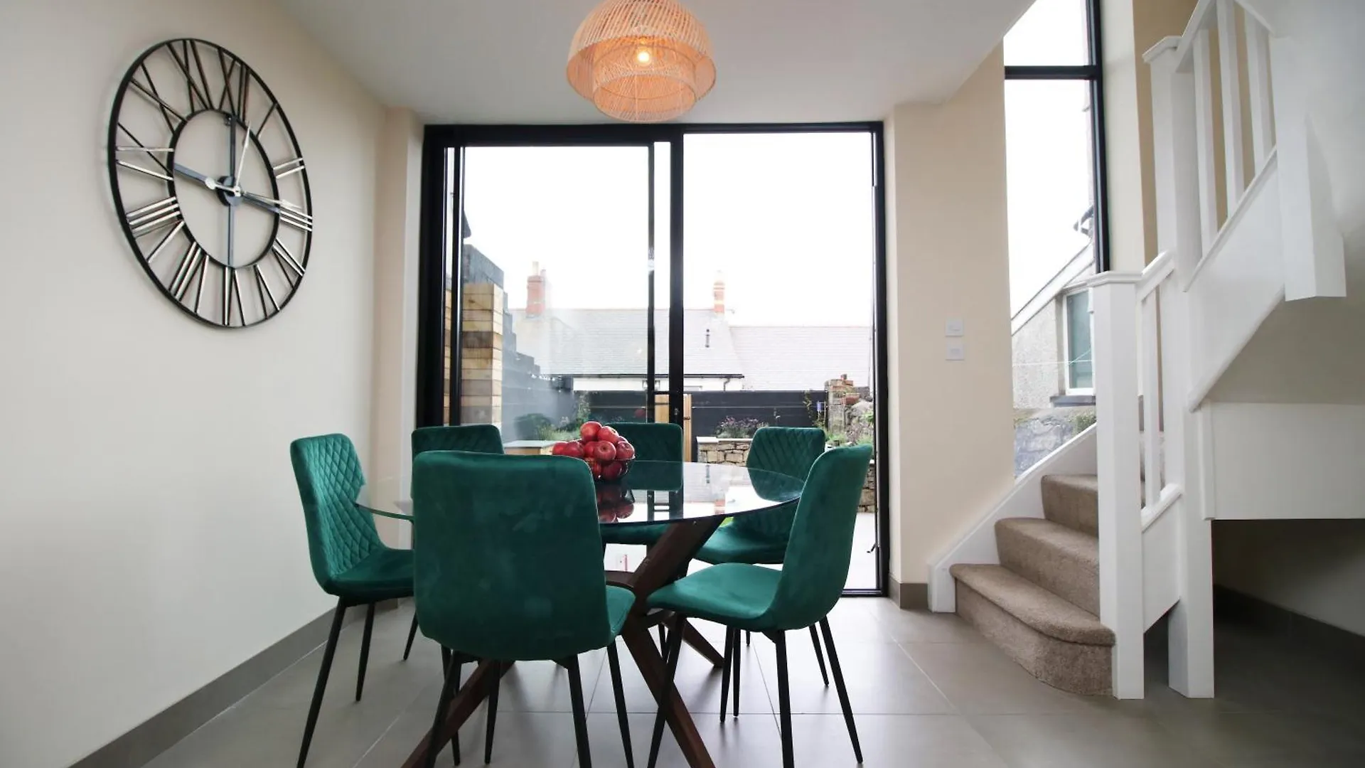 Holiday home Luxury 4 Bedroom 4 Ensuite Home In Penarth Cardiff