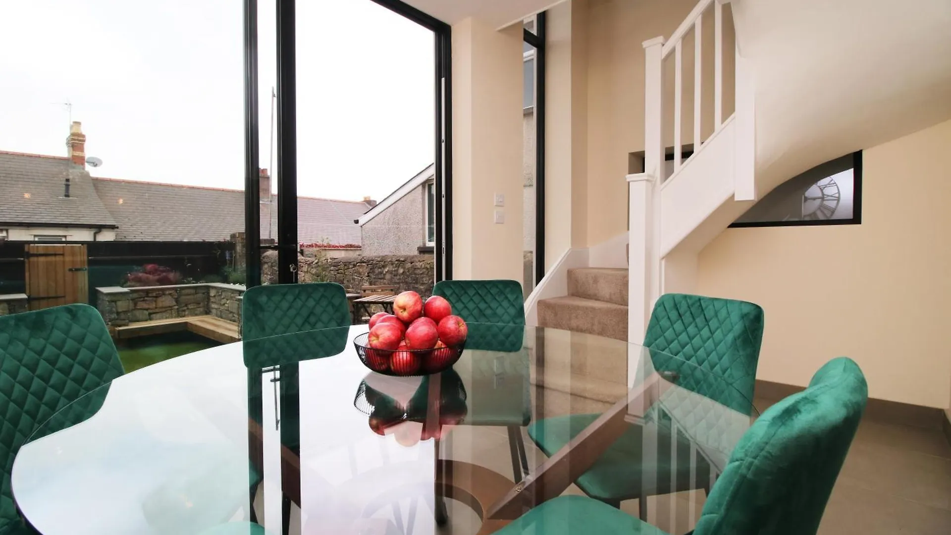 Luxury 4 Bedroom 4 Ensuite Home In Penarth Cardiff 0*,