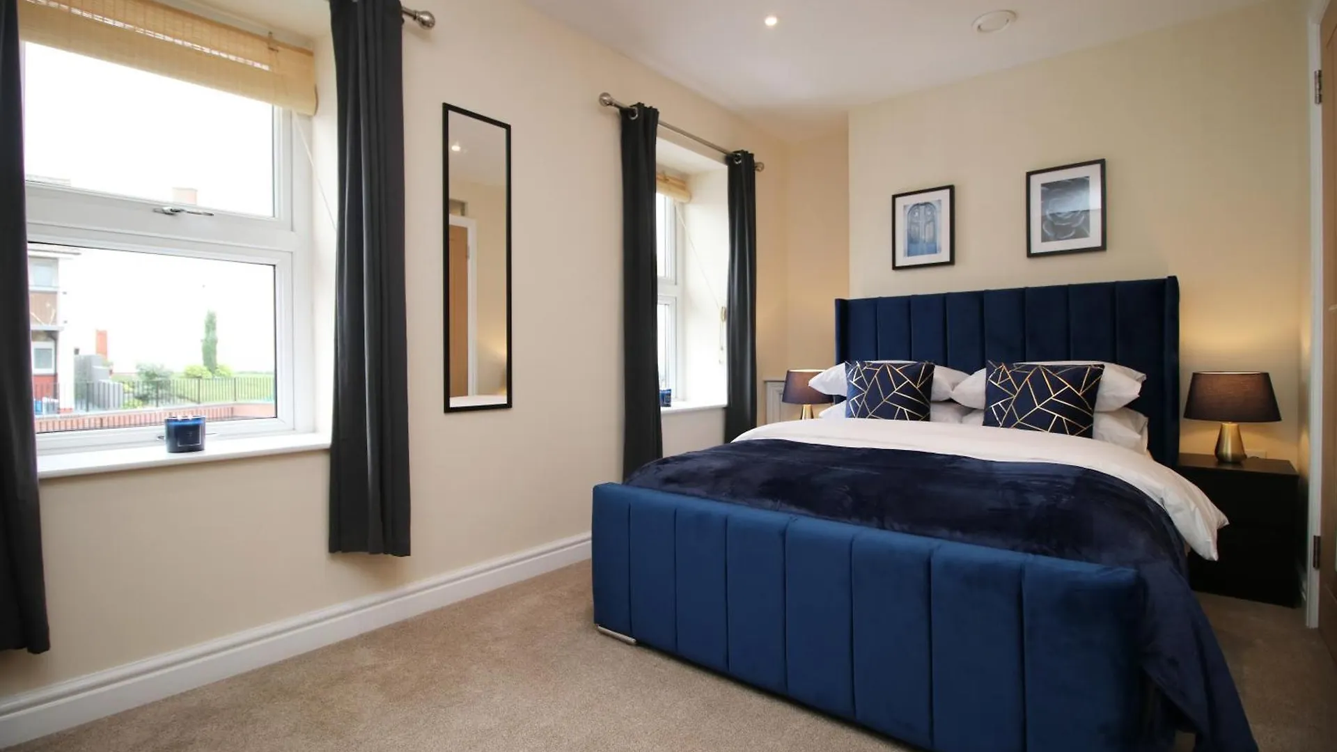 Luxury 4 Bedroom 4 Ensuite Home In Penarth Cardiff Holiday home