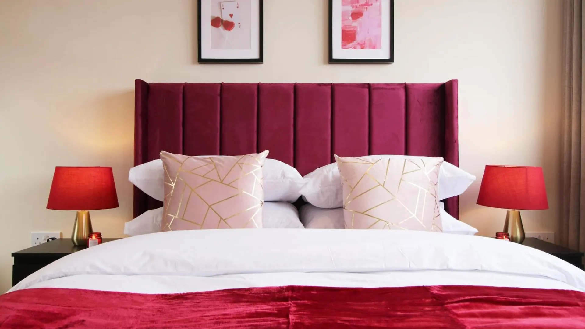 Holiday home Luxury 4 Bedroom 4 Ensuite Home In Penarth Cardiff